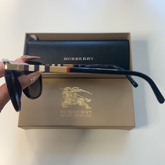 Burberry Sunglasses - Picture 2 of 4